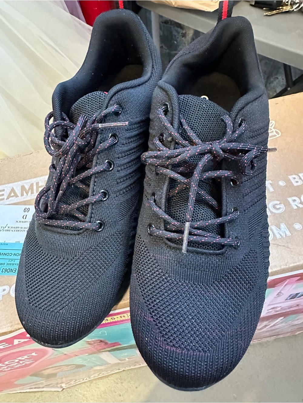 Calto men’s invisible height increasing shoes